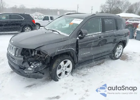 2016 Jeep Compass Latitude z USA, uszkodzony, nr VIN 1C4NJCEBXGD676375